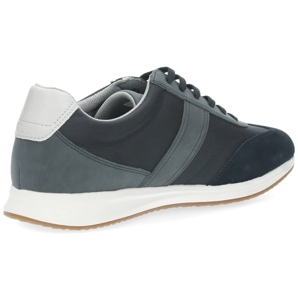 Donkelblauwe sneakers