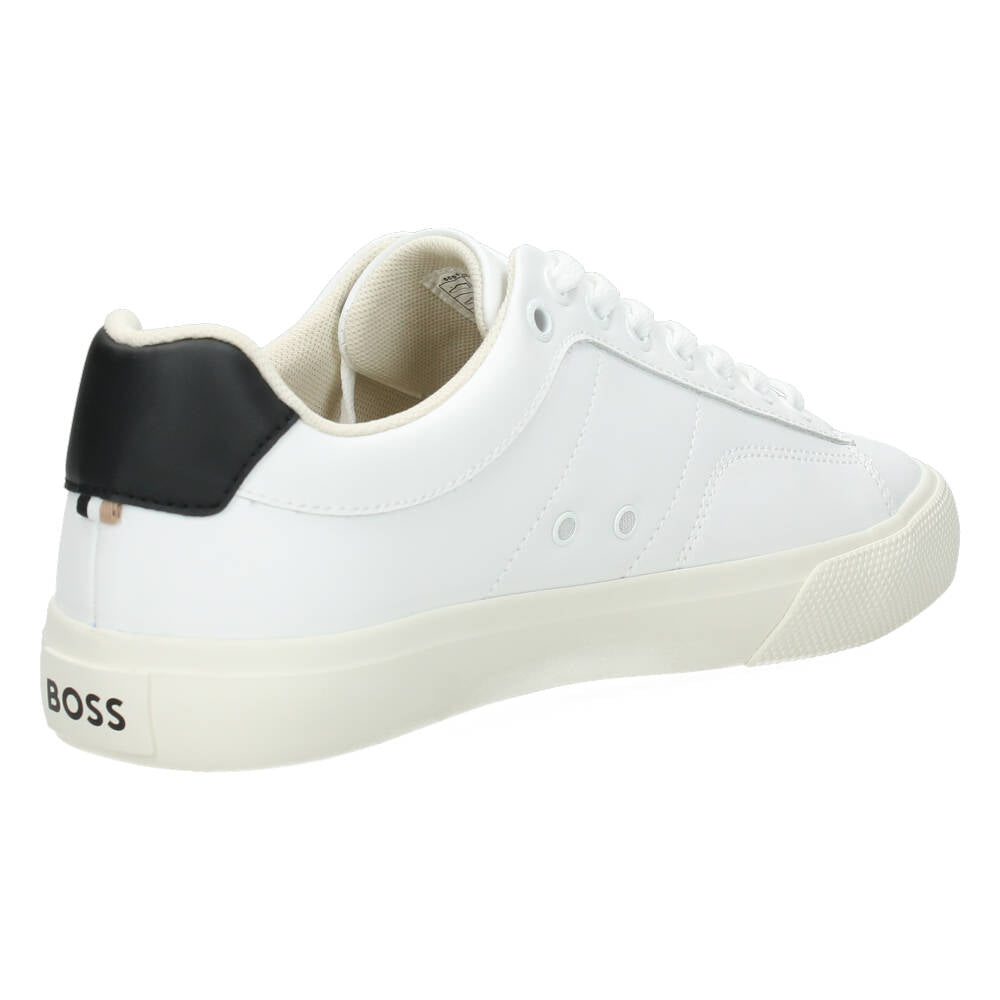 Witte sneakers