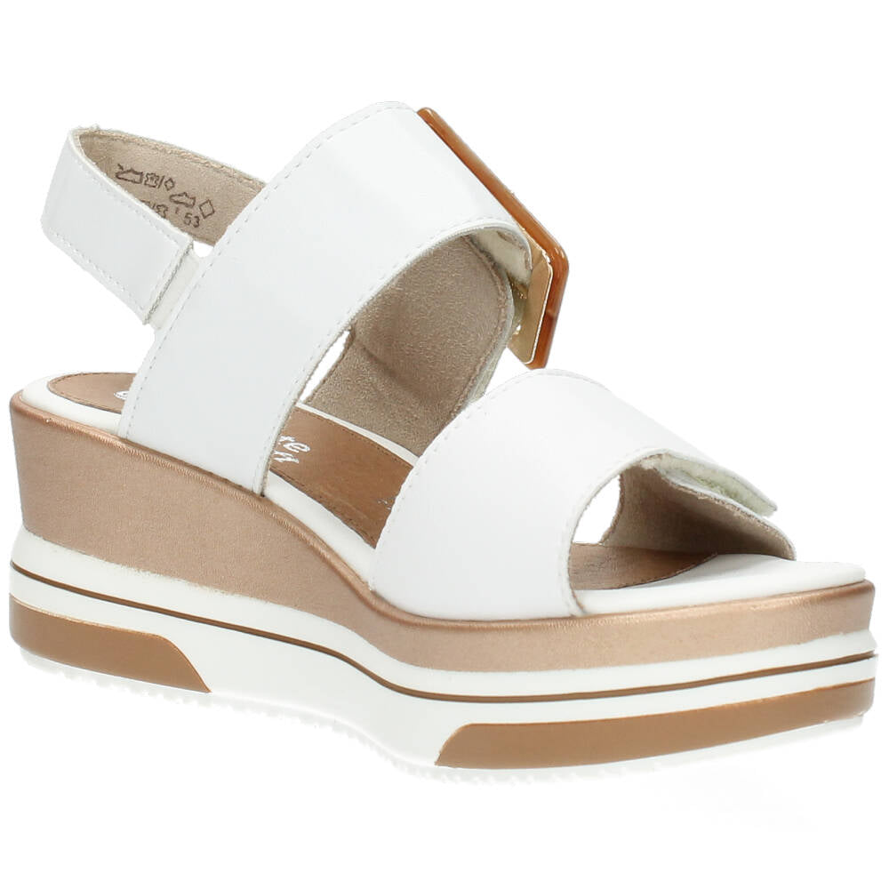 Witte sandalen