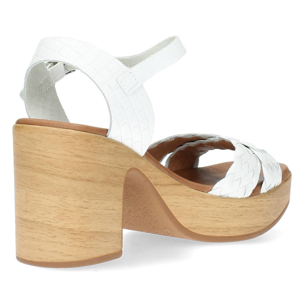 Witte sandalen