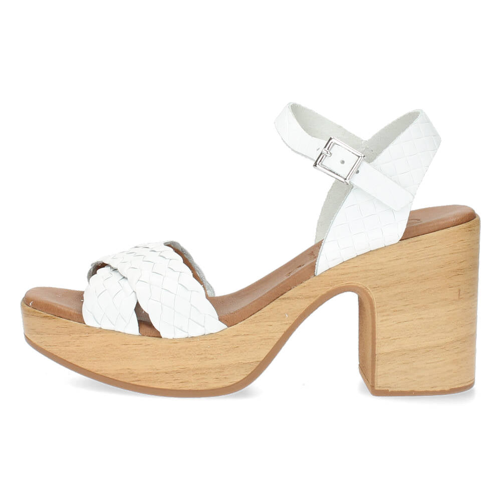 Witte sandalen