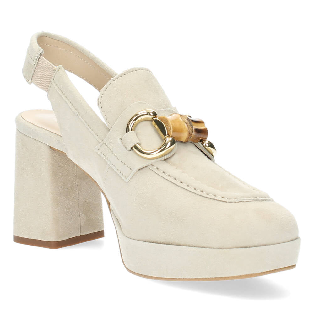 Beige mocassins op hak