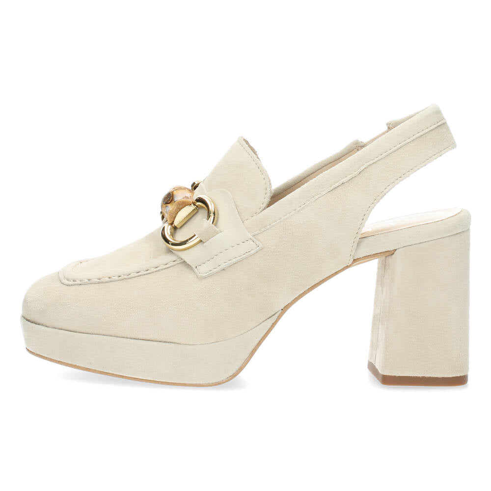 Beige mocassins op hak
