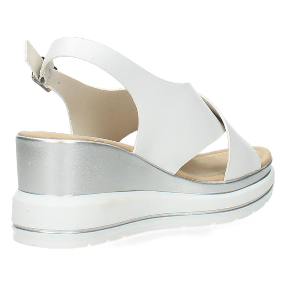 Witte sandalen