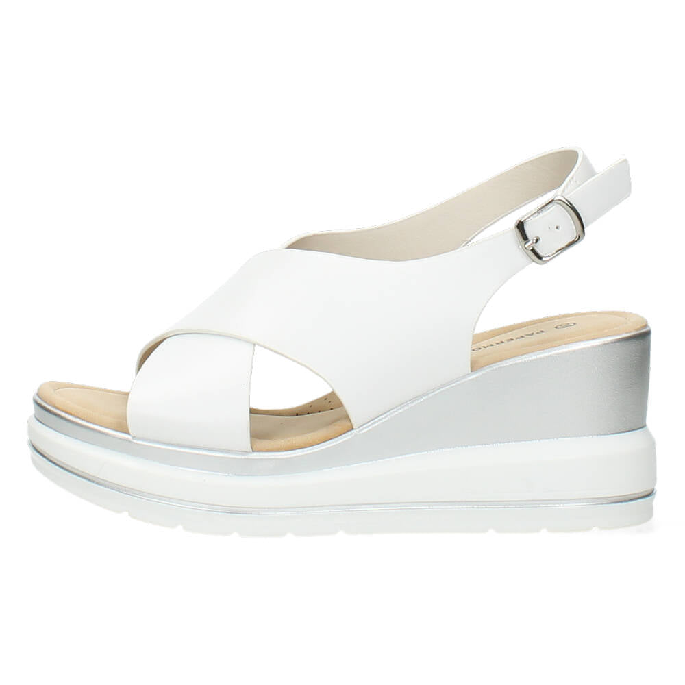 Witte sandalen