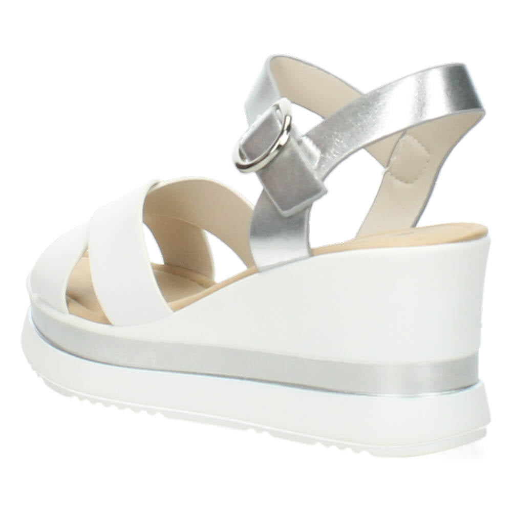 Witte sandalen