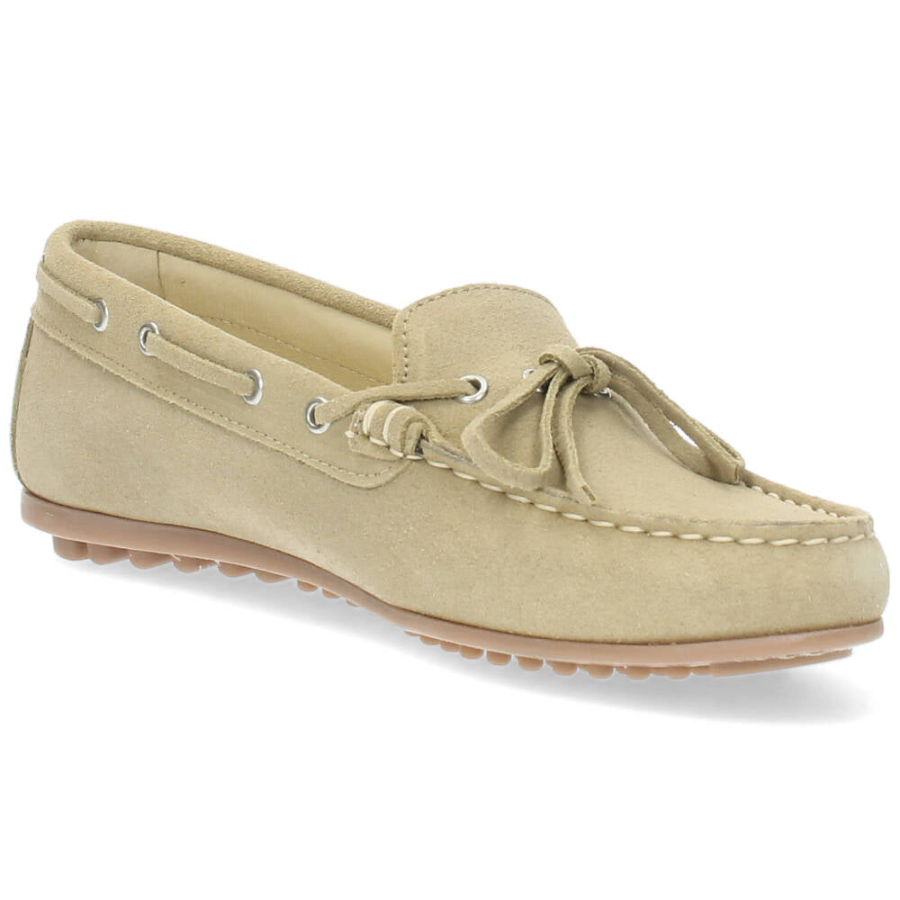 Beige mocassins