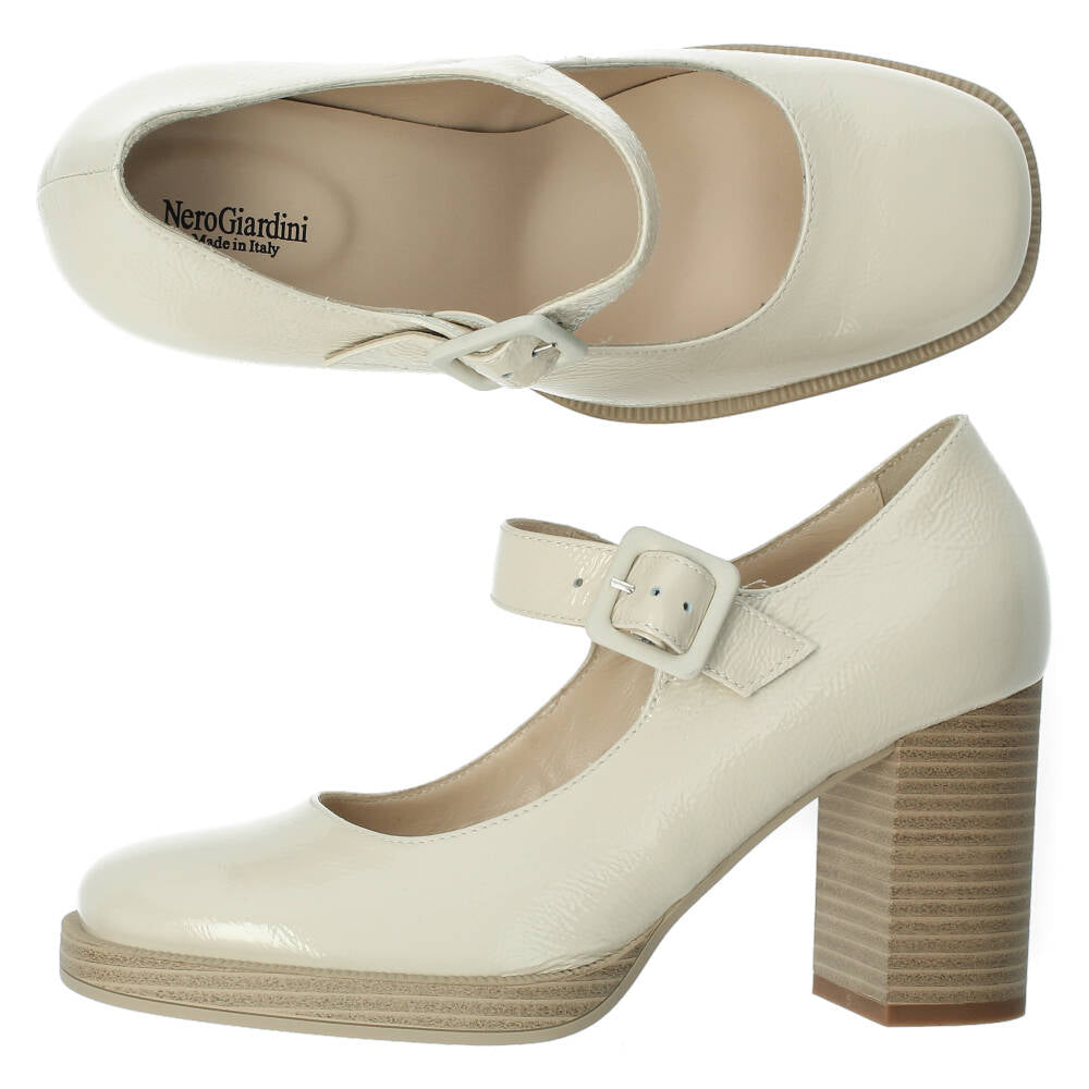 Beige pumps