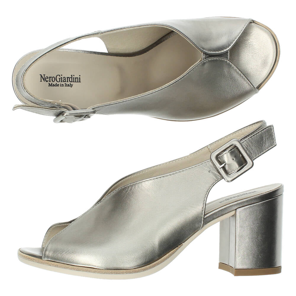 Bronzen sandalen