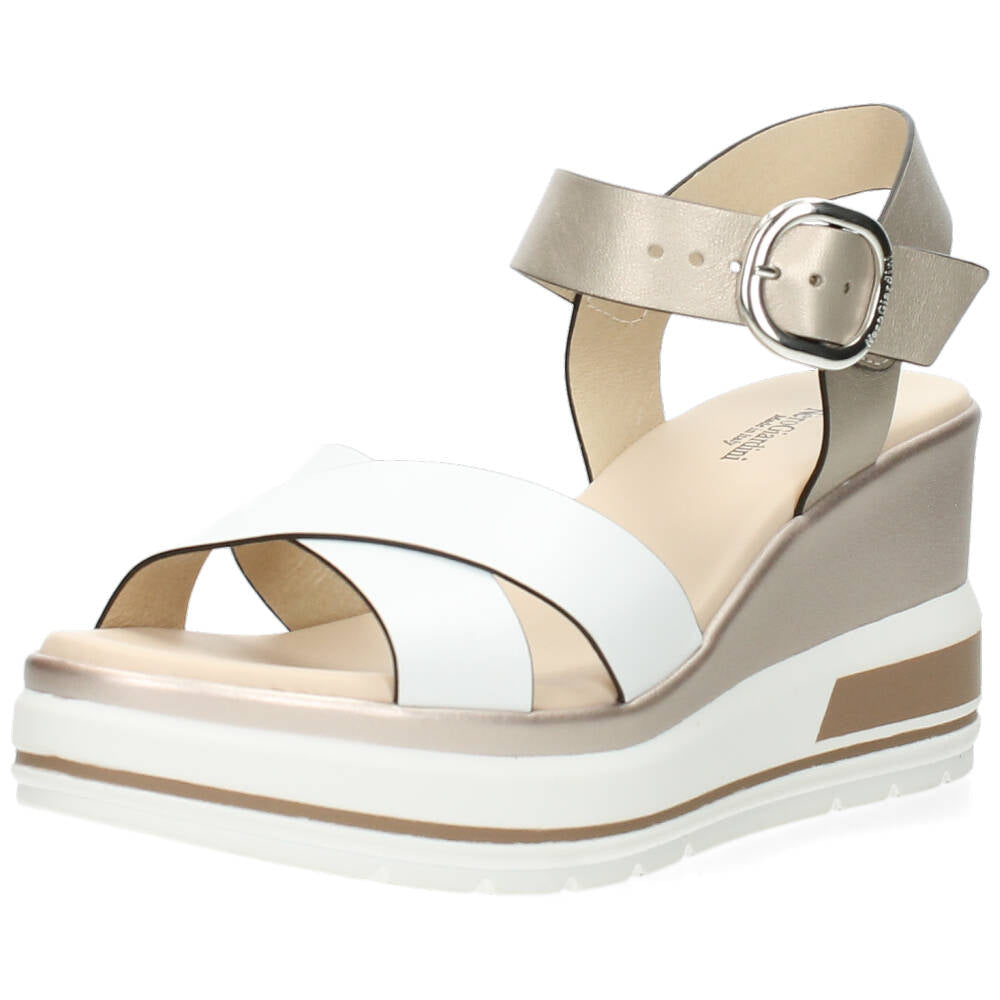 Witte sandalen
