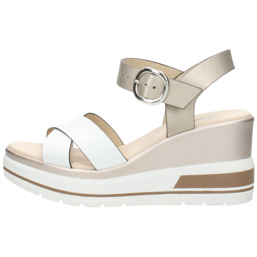 Witte sandalen