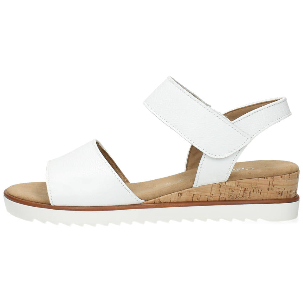 Witte sandalen