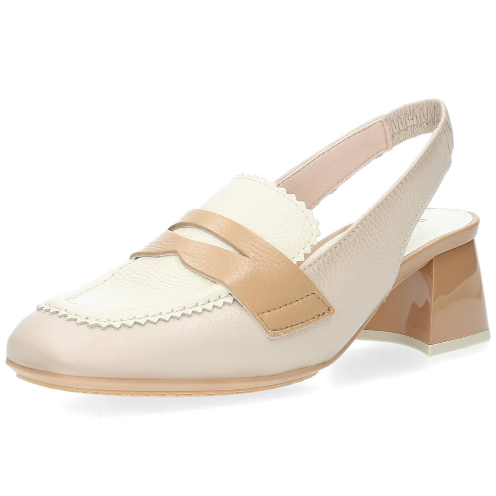 Beige mocassins op hak