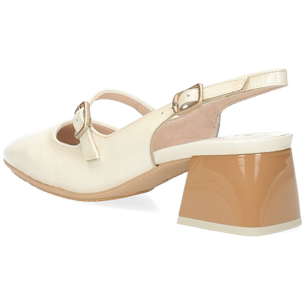 Ecru mocassins met hak