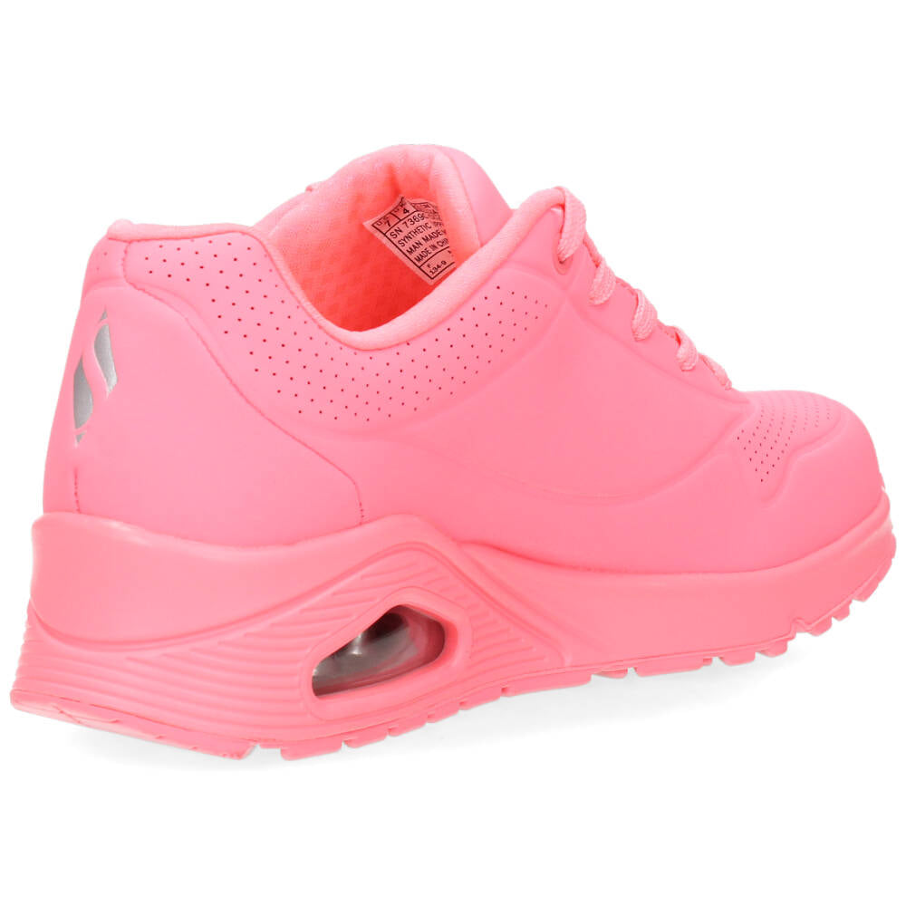 Fluo roze sneakers