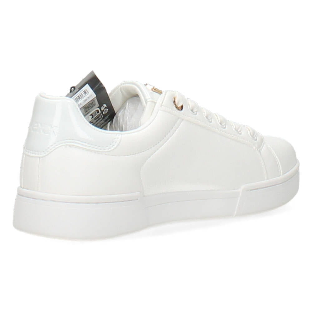 Witte sneakers