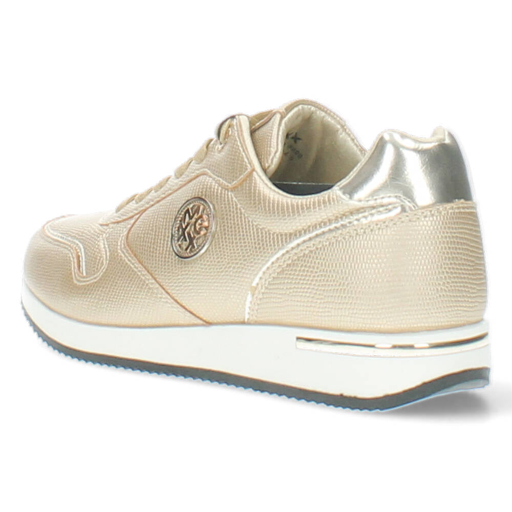 Gouden sneakers