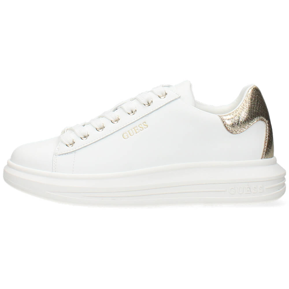 Witte sneakers