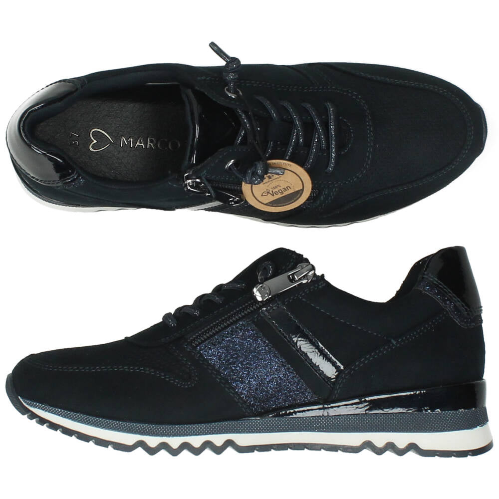 Donkerblauwe sneakers