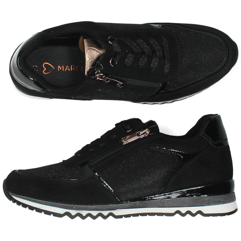 Zwarte sneakers