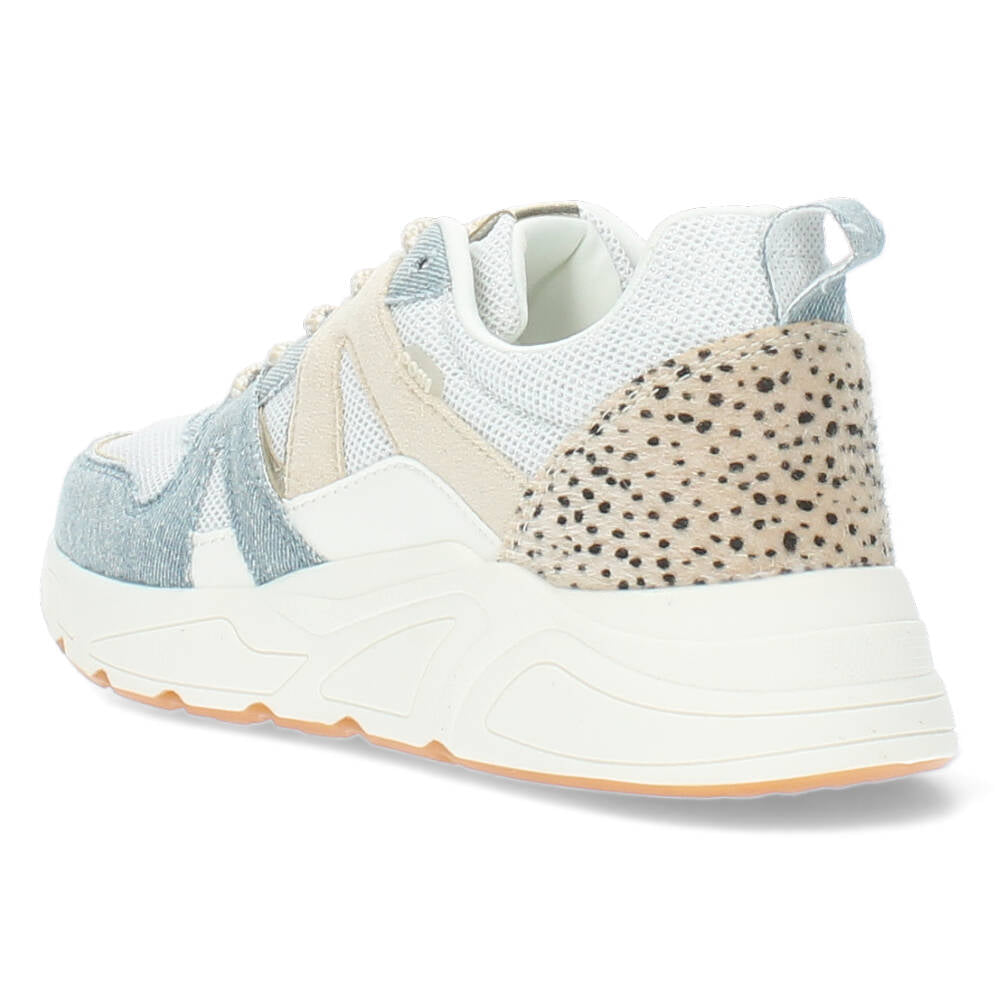 Witte sneakers