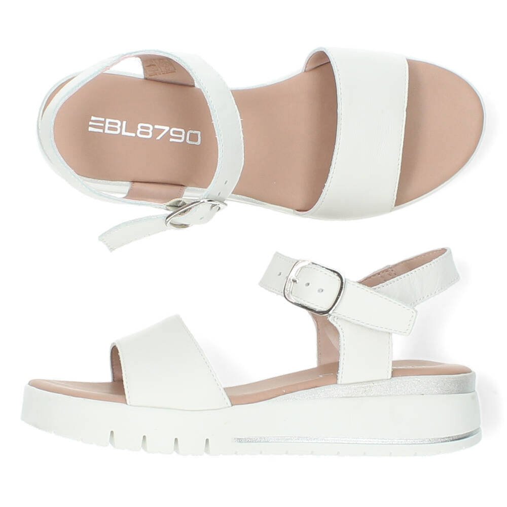 Witte sandalen