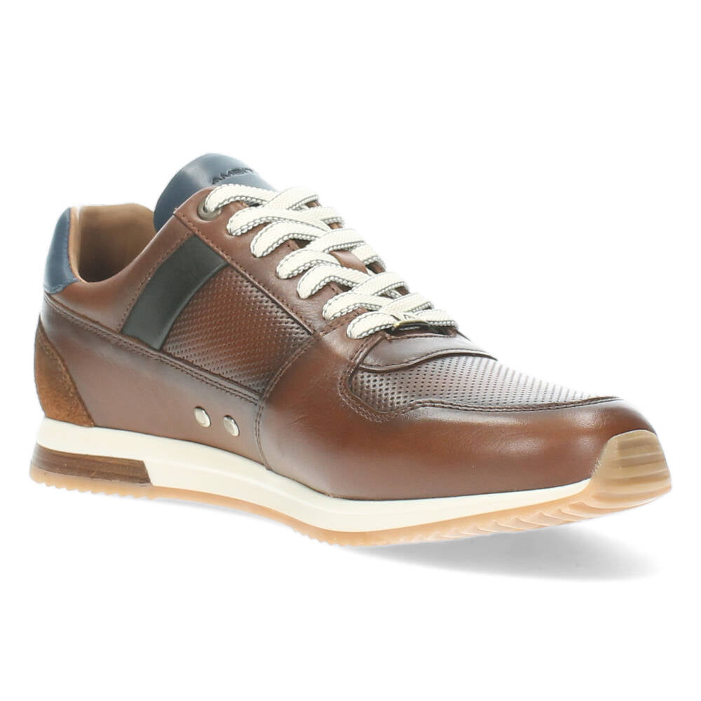 Cognac sneakers