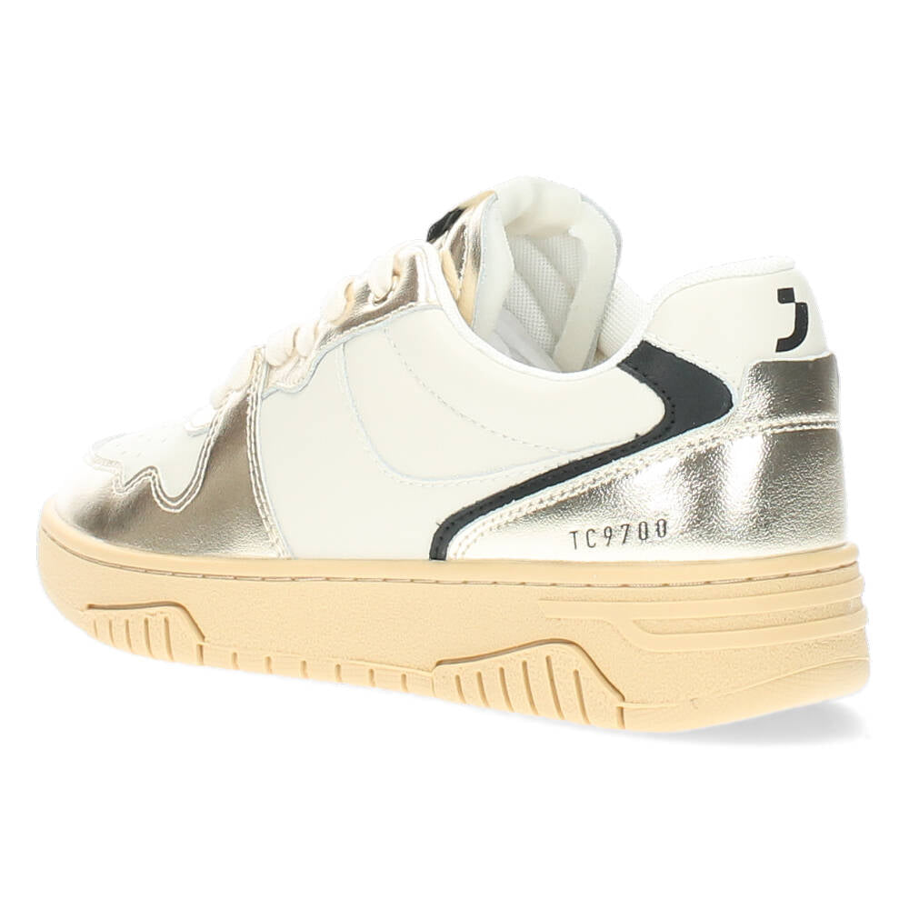 Gouden sneakers