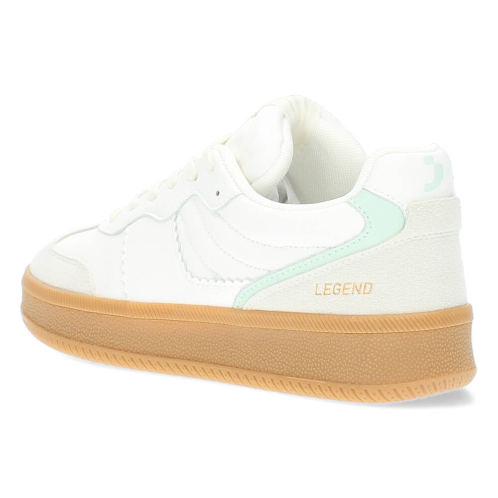 Witte sneakers