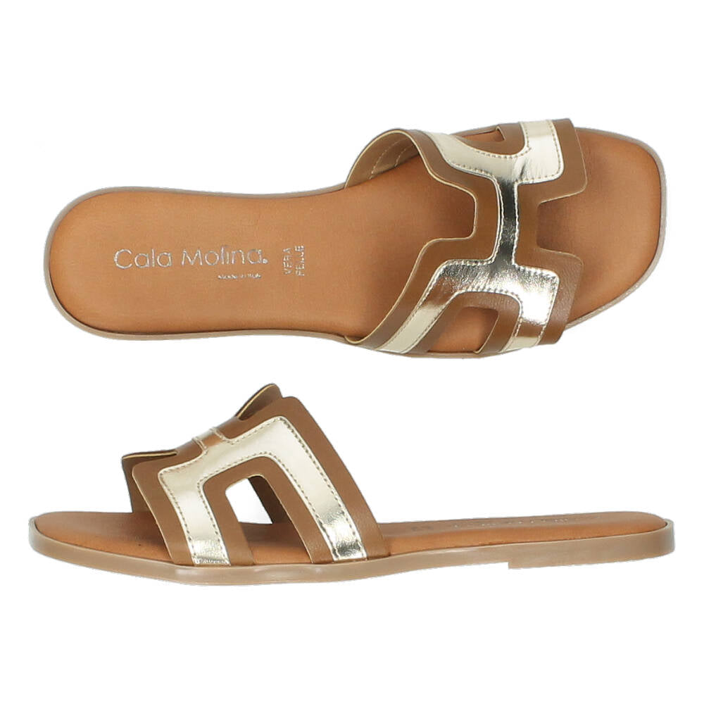 Cognac slippers