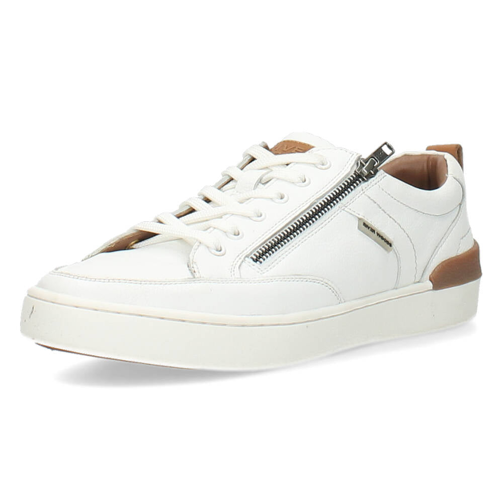 Witte sneakers