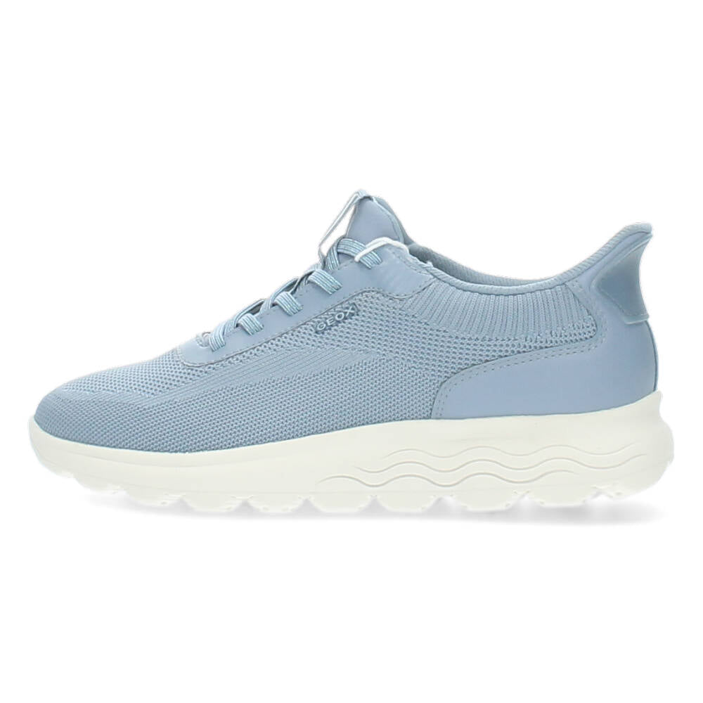Lichtblauwe sneakers