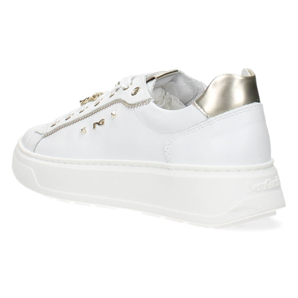 Witte sneakers