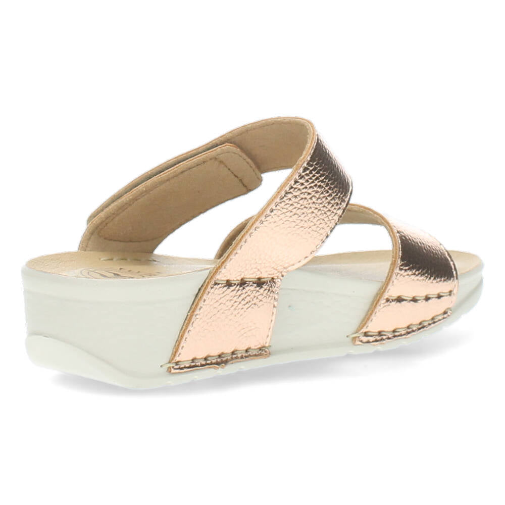 Metallic slippers