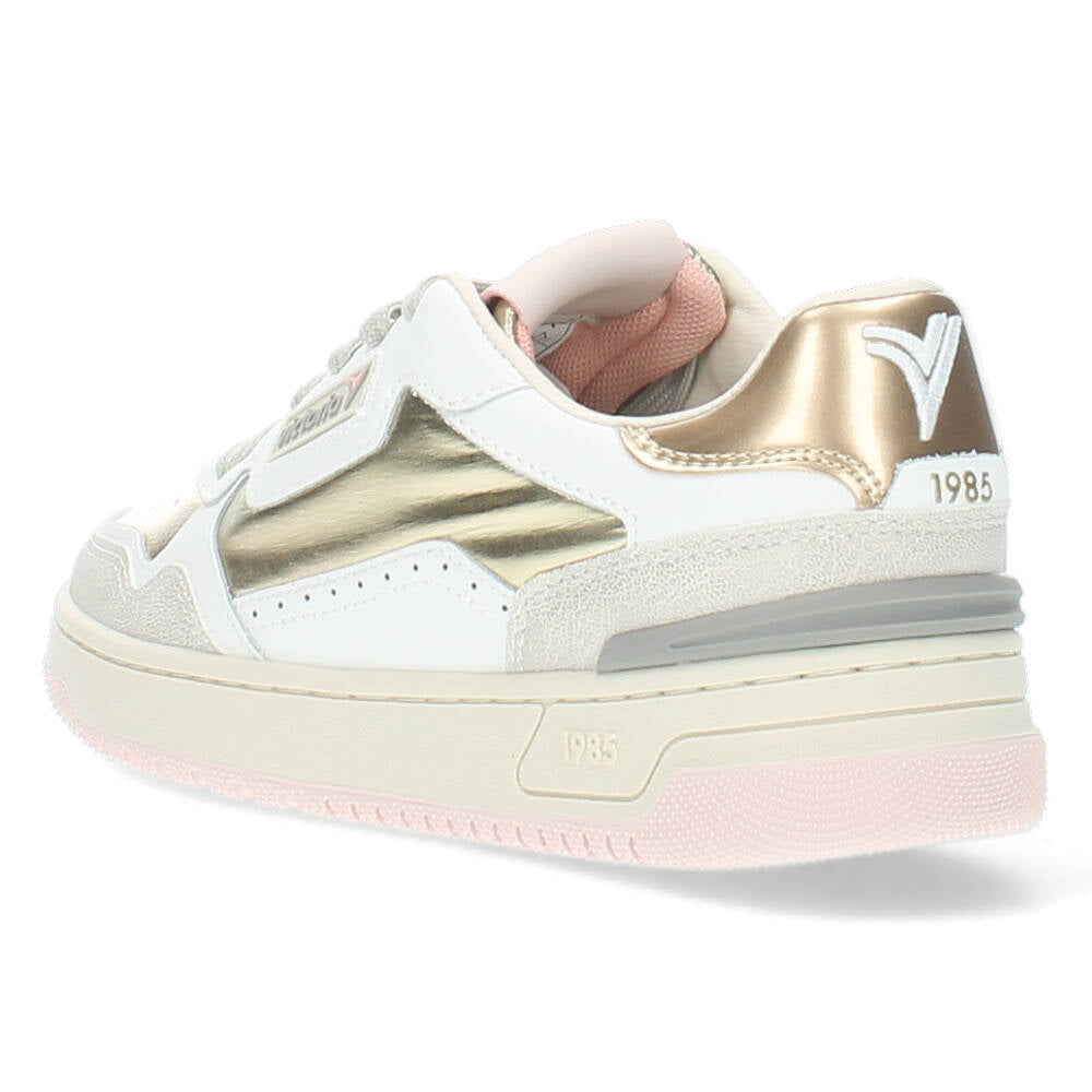 Gouden sneakers