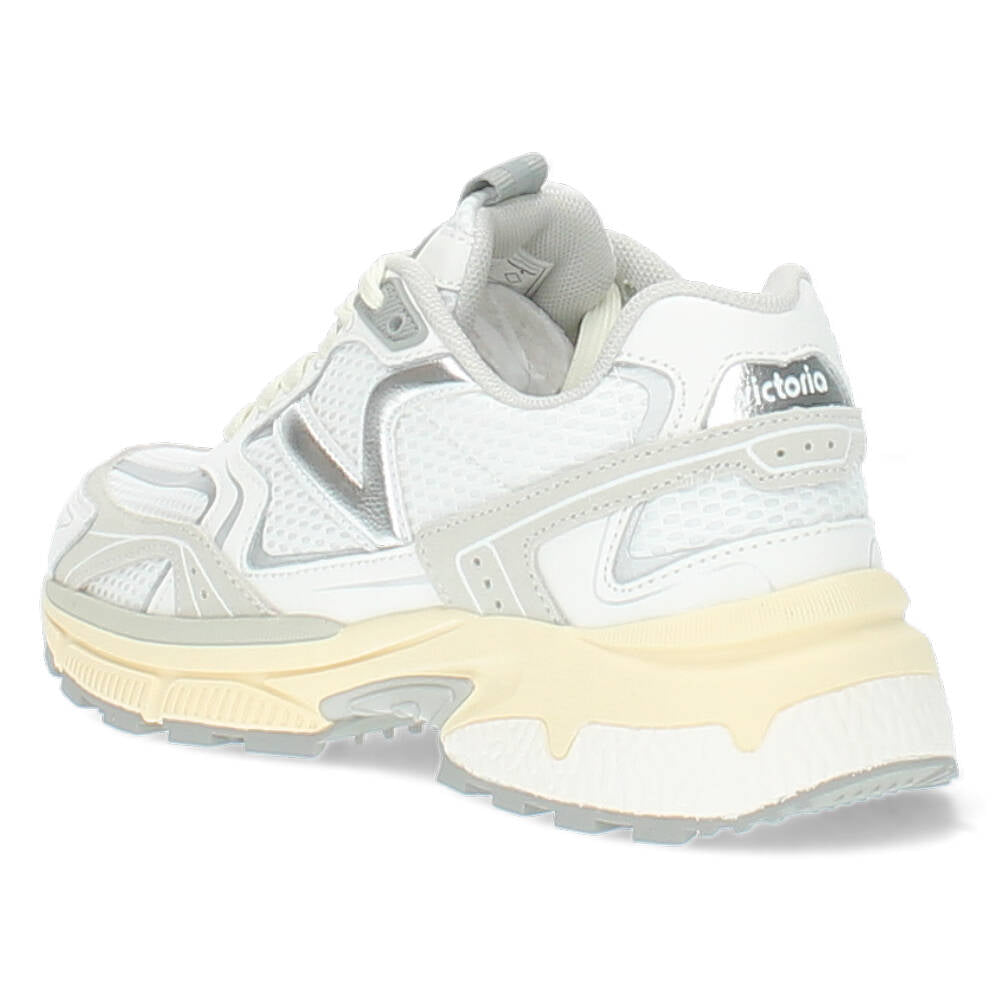 Witte sneakers