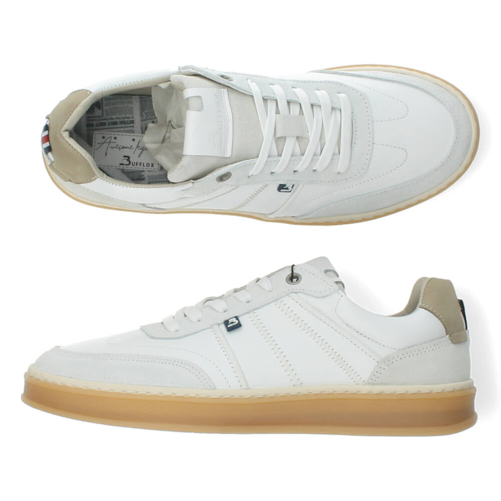 Witte sneakers