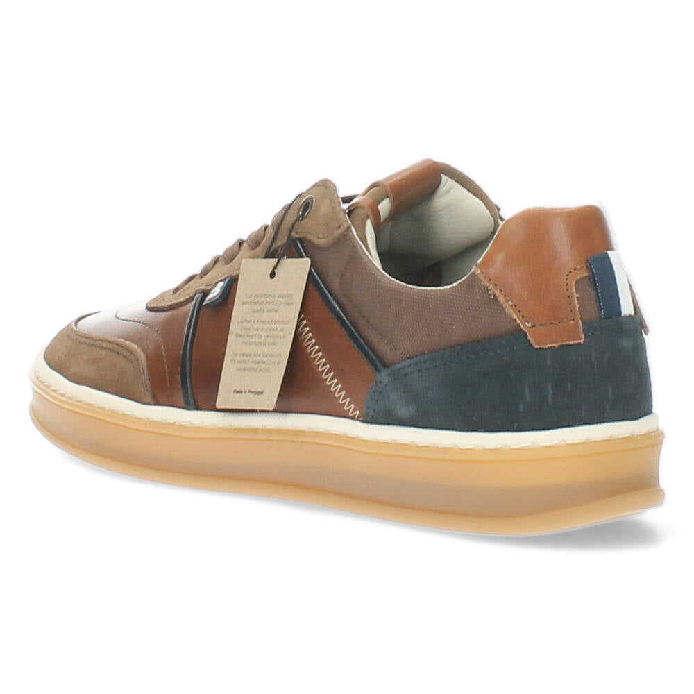 Cognac sneakers