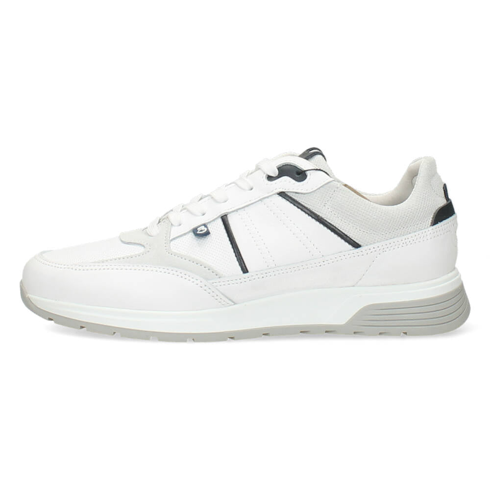 Witte sneakers