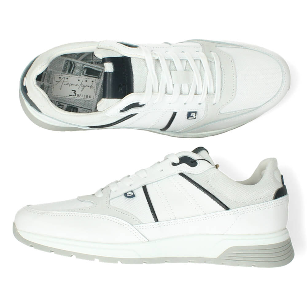 Witte sneakers
