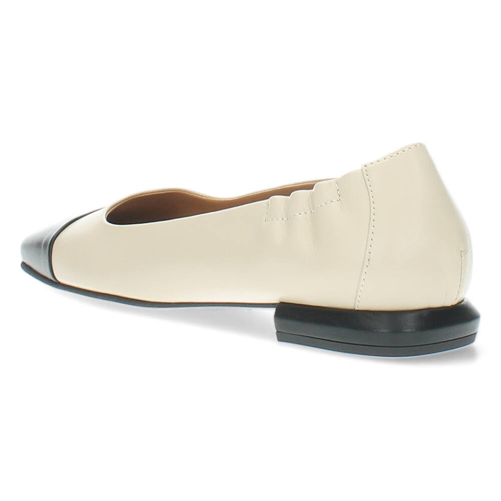 Beige ballerina's