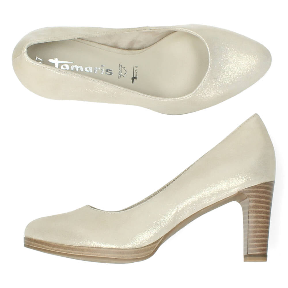 Champagne pumps
