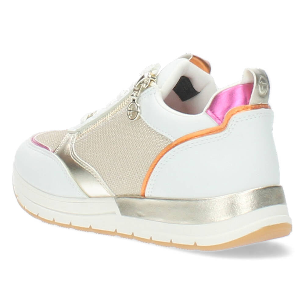 Witte sneakers
