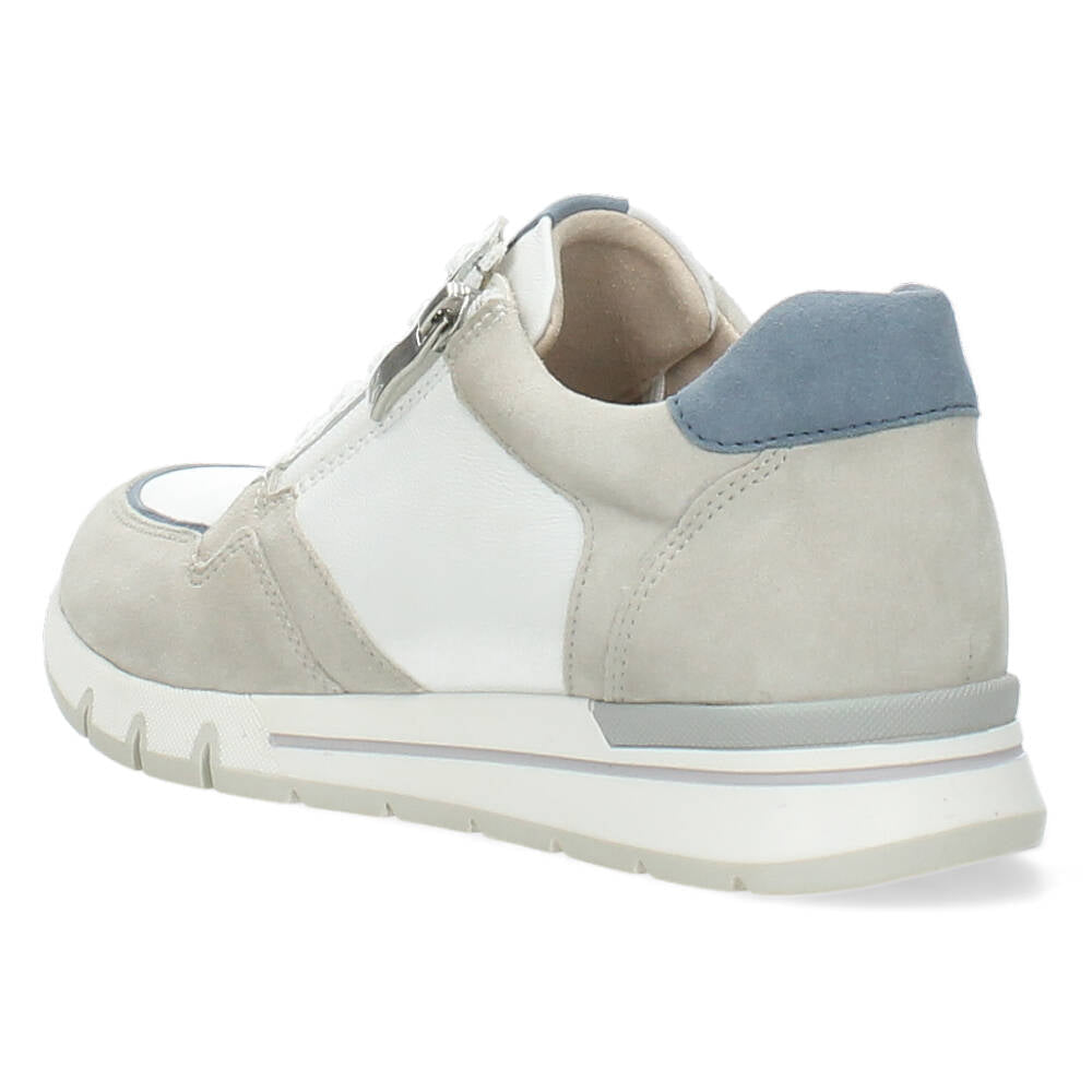Witte sneakers