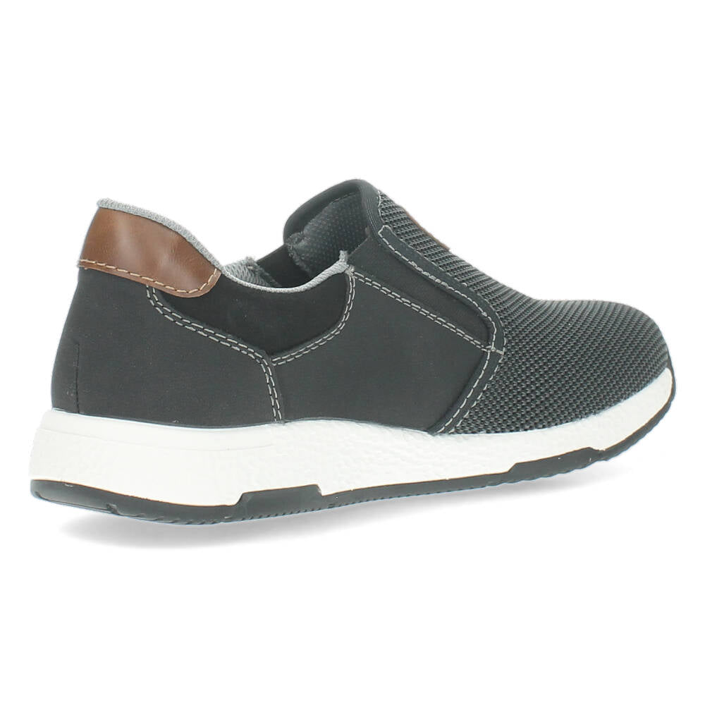 Zwarte slip-ons