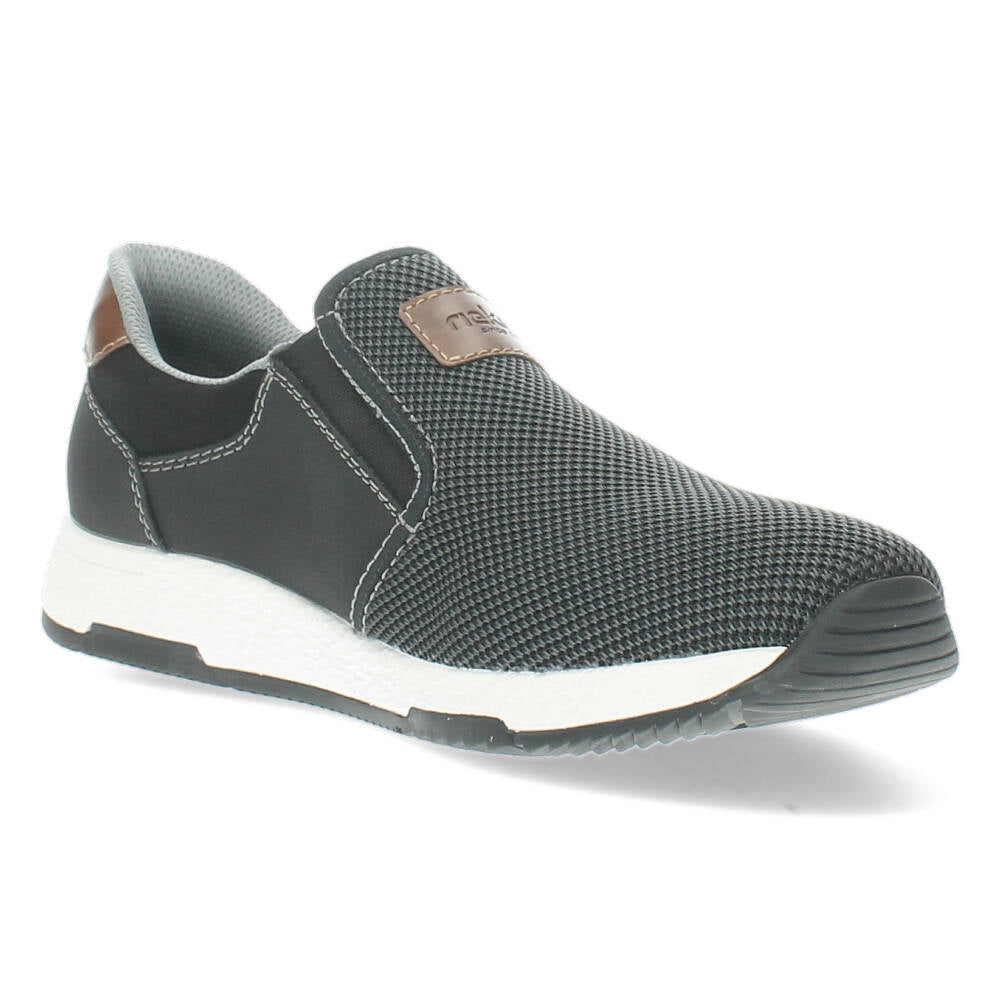 Zwarte slip-ons