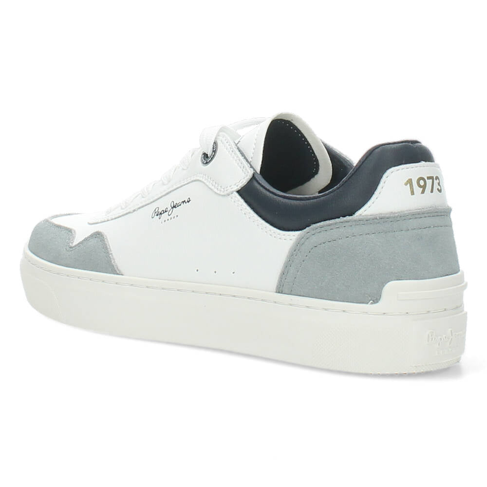 Witte sneakers