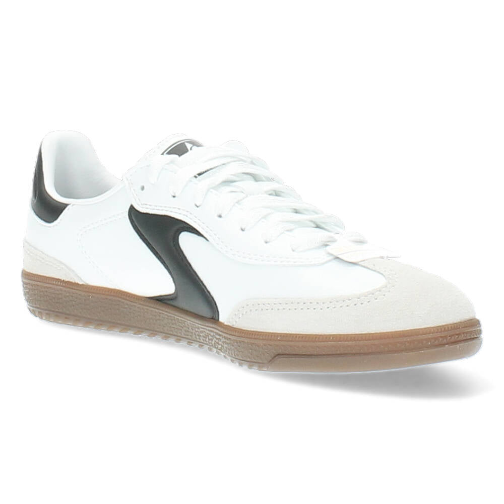 Witte sneakers