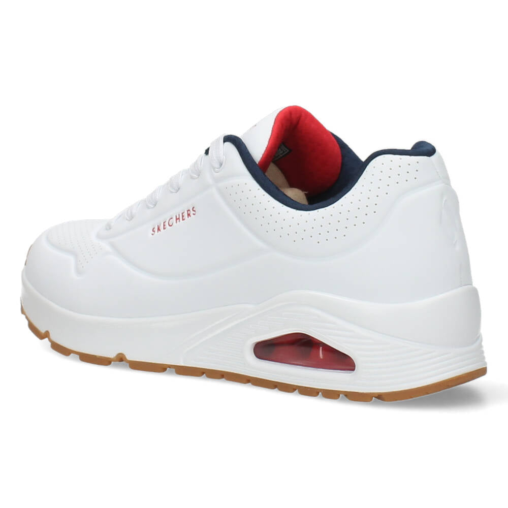 Witte sneakers