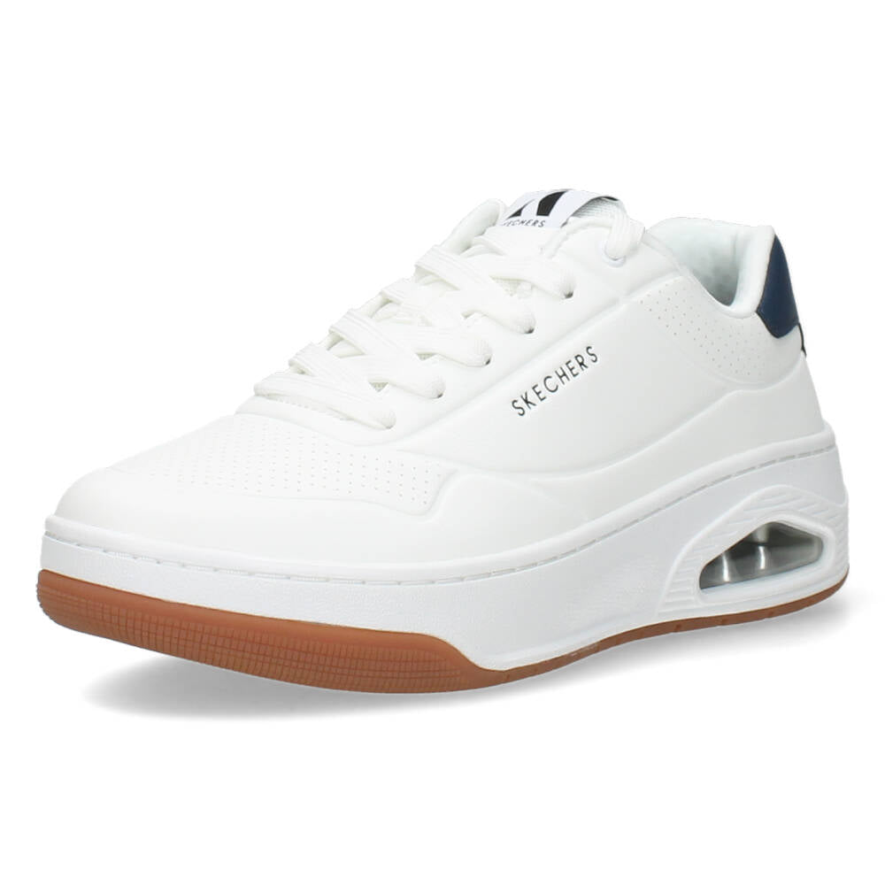 Witte sneakers